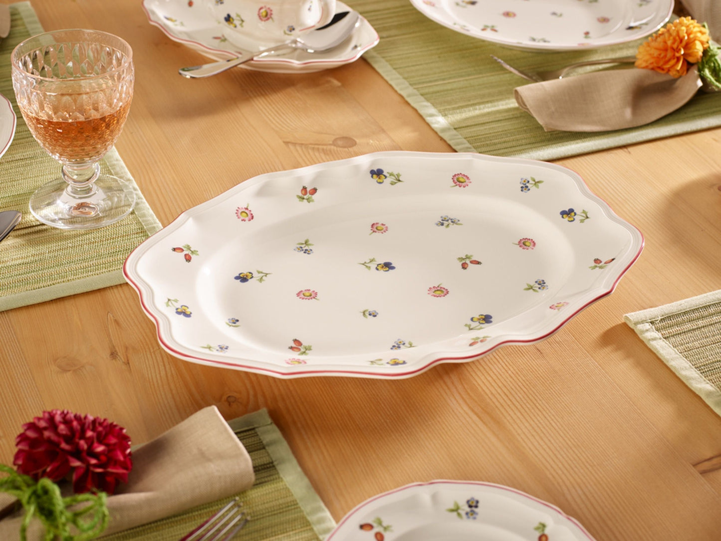 Petite Fleur Oval platter 37cm