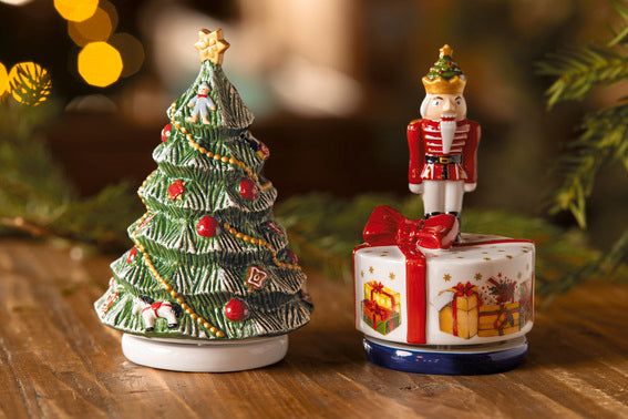 Nostalgic Melody Christmas Tree Turning